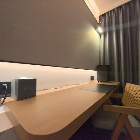 Luyue Hotel Movie Hotel Huaqiangbei Convention And Exhibition Center Branch Shenzhen Esterno foto